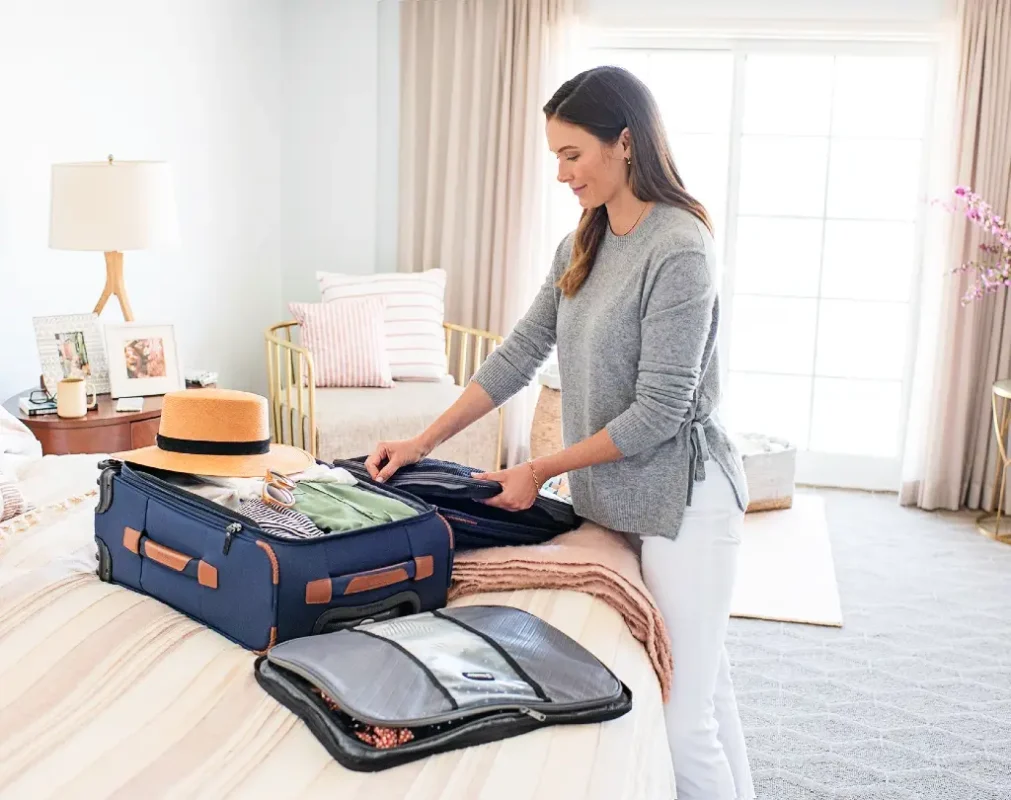 How to Avoid Overpacking with the Right Suitcase